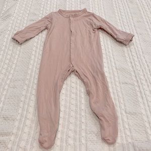 Kyte baby 0-3m snap up light pink footie with fold over mittens